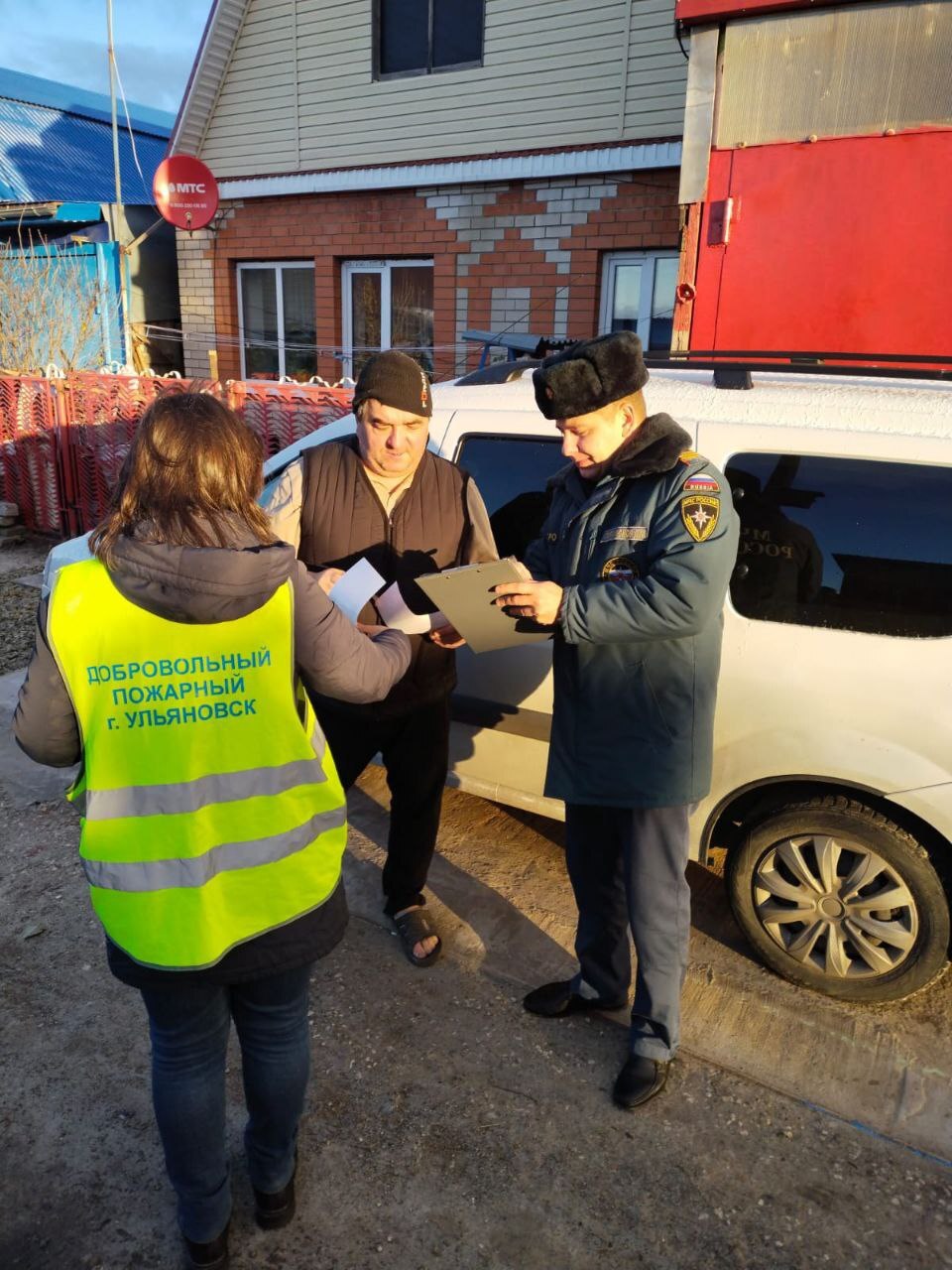 На территории района продолжаются противопожарные рейды.