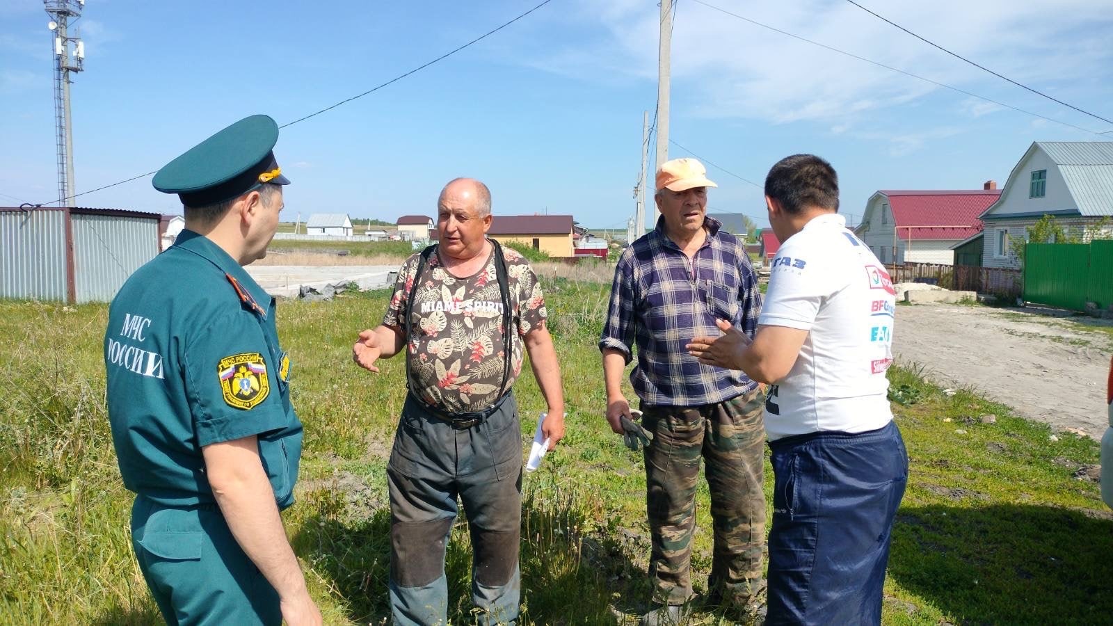 На территории района продолжаются противопожарные рейды..