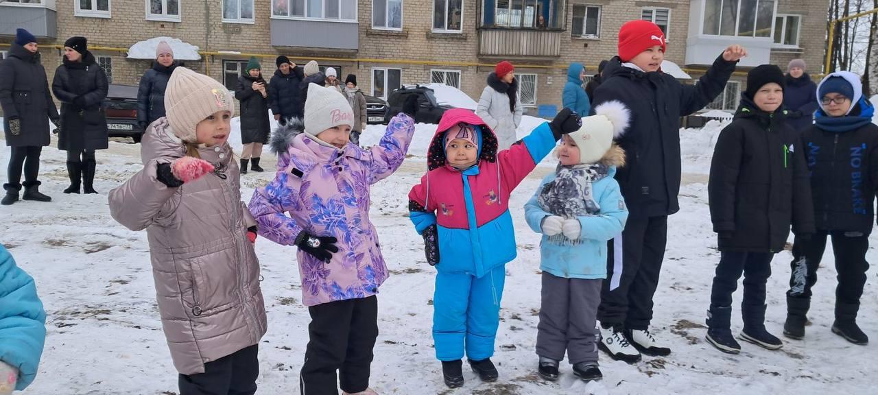 Сегодня в Засвияжье состоялся праздник двора-День соседа..