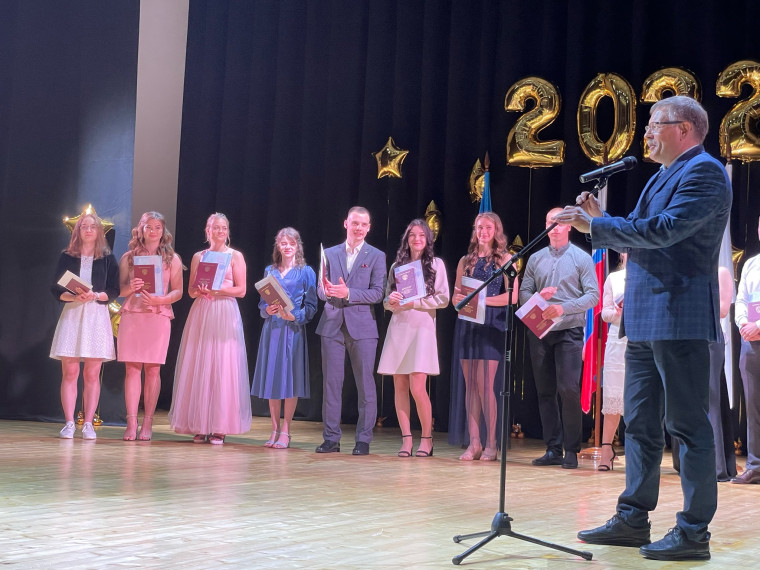в ДК «Патриот» состоялась церемония торжественного вручения дипломов выпускникам юбилейного 55 года Ульяновского училища олимпийского резерва. в ДК «Патриот» состоялась церемония торжественного вручения дипломов выпускникам юбилейного 55 года Ульяновского училища олимпийского резерва.